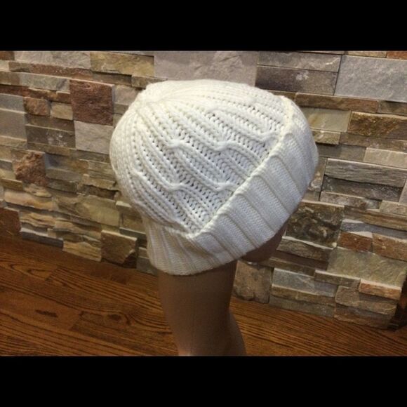 MICHAEL KORS Knit Hat - Picture 2 of 10